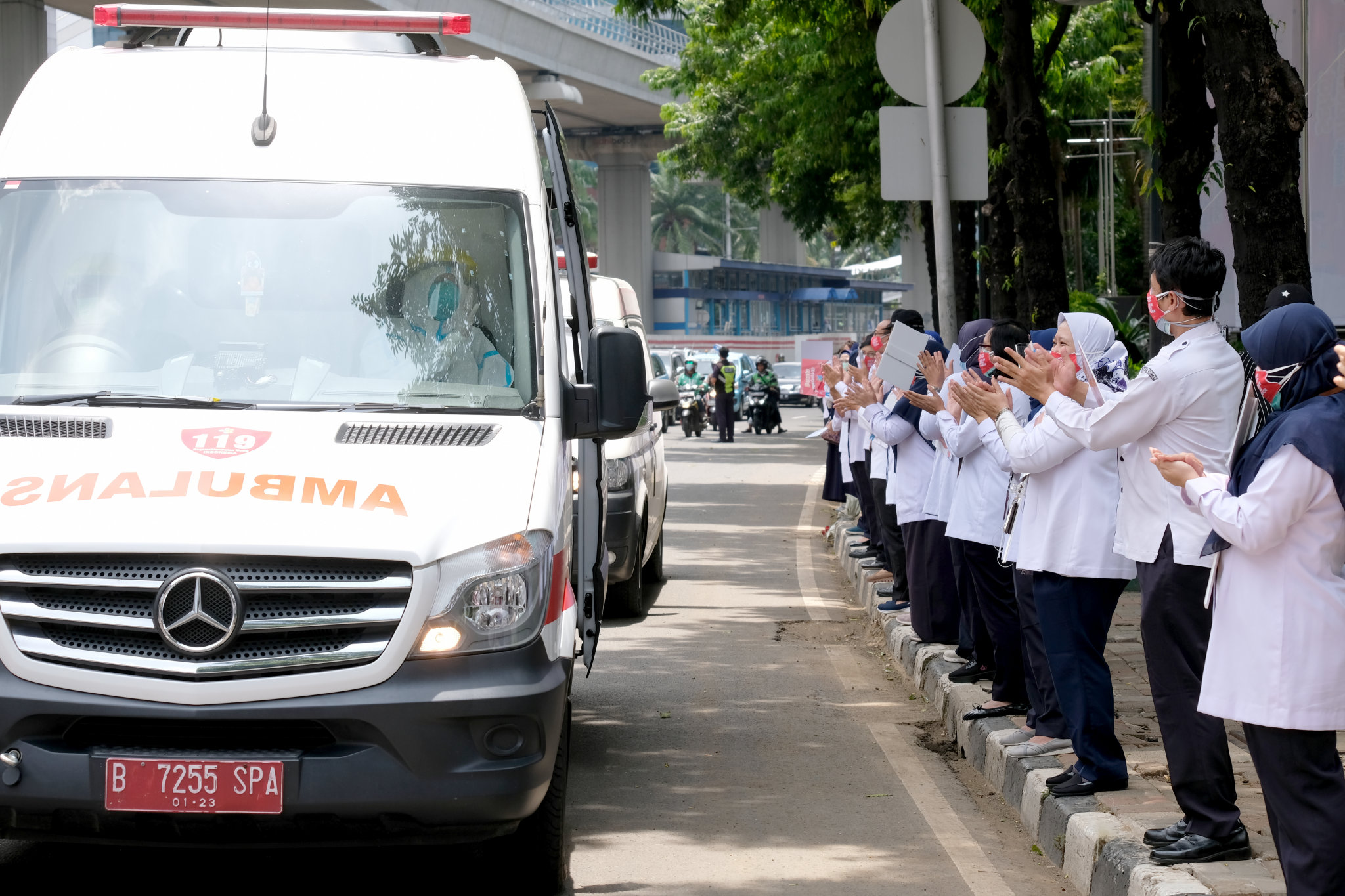 Peringatan Hkn 2020 Kemenkes Apresiasi Nakes Dengan Tepuk Tangan